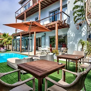 The One 8 In Point - Solar Power Cape Town